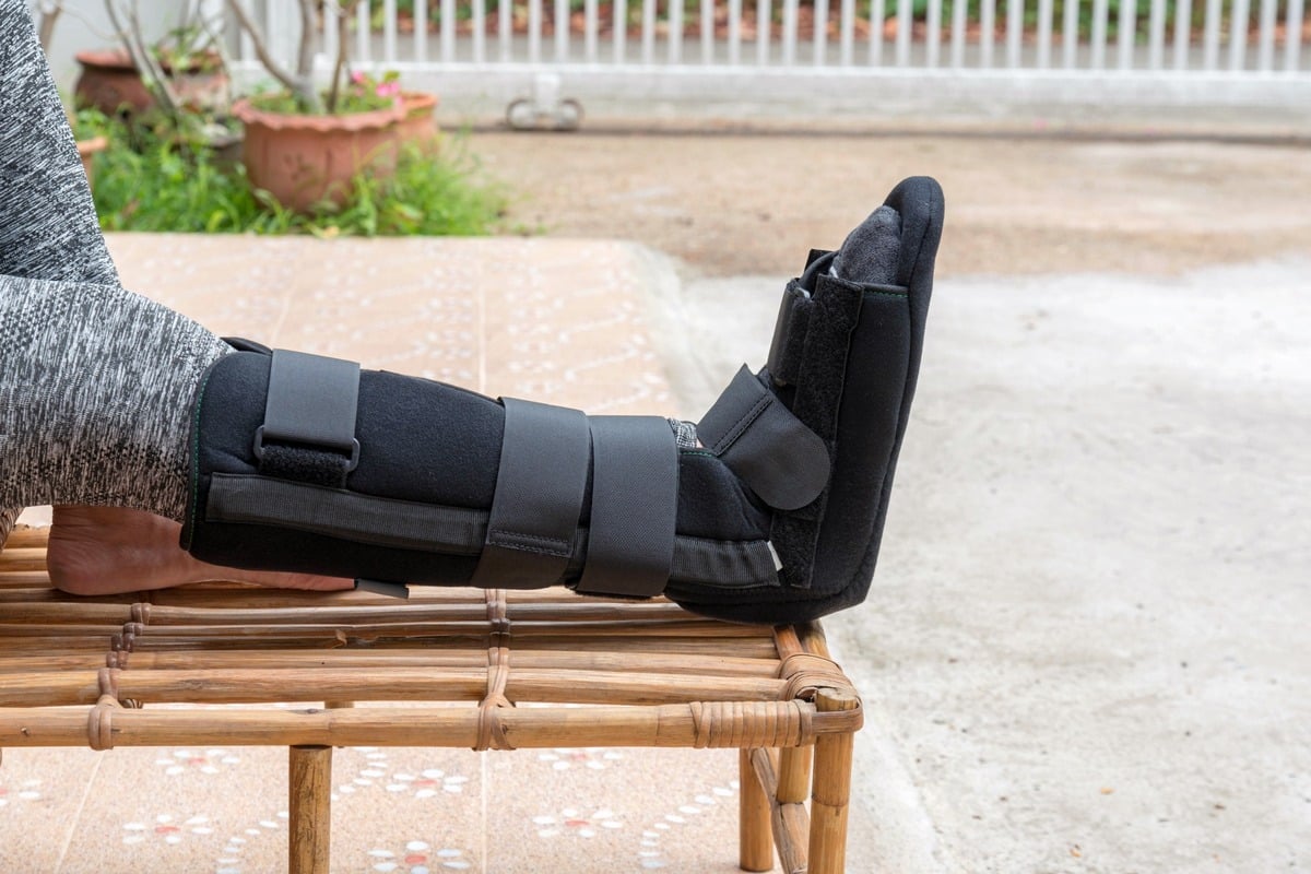 How do you sleep with an orthopaedic boot ? How do you sleep with an orthopaedic boot ? Uncategorized1 how do you sleep with an orthopaedic boot 3